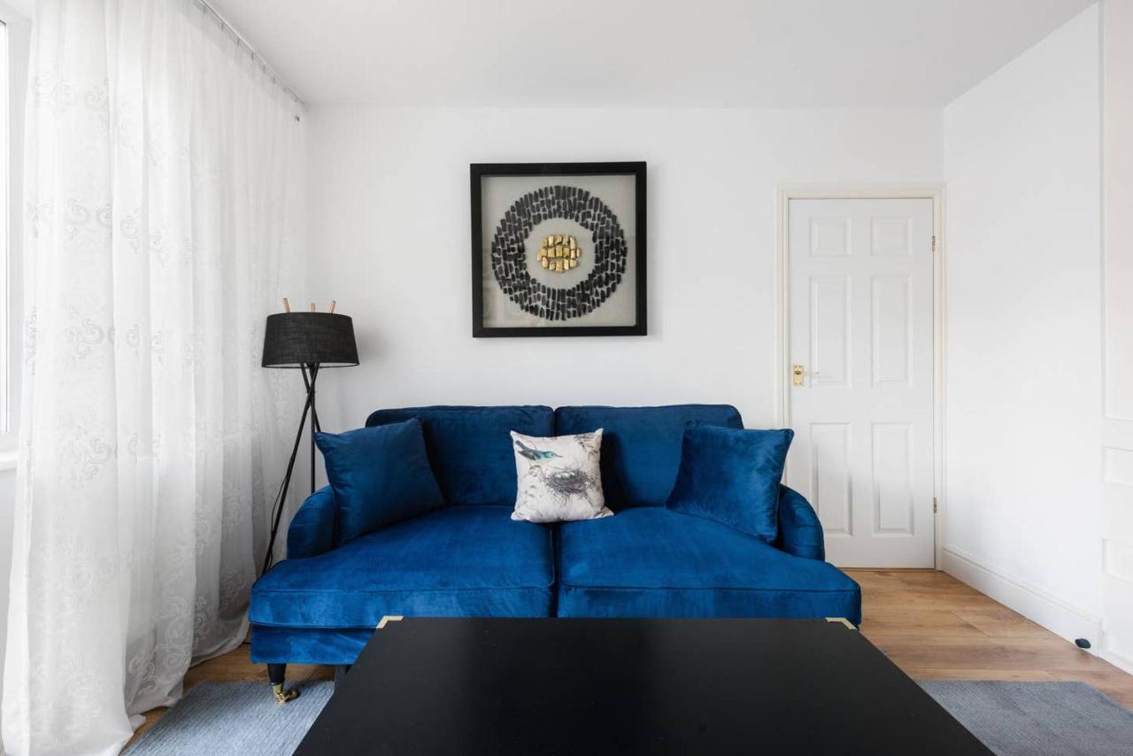 The Bluebird - One Bedroom Apartment In Watford واتفورد المظهر الخارجي الصورة