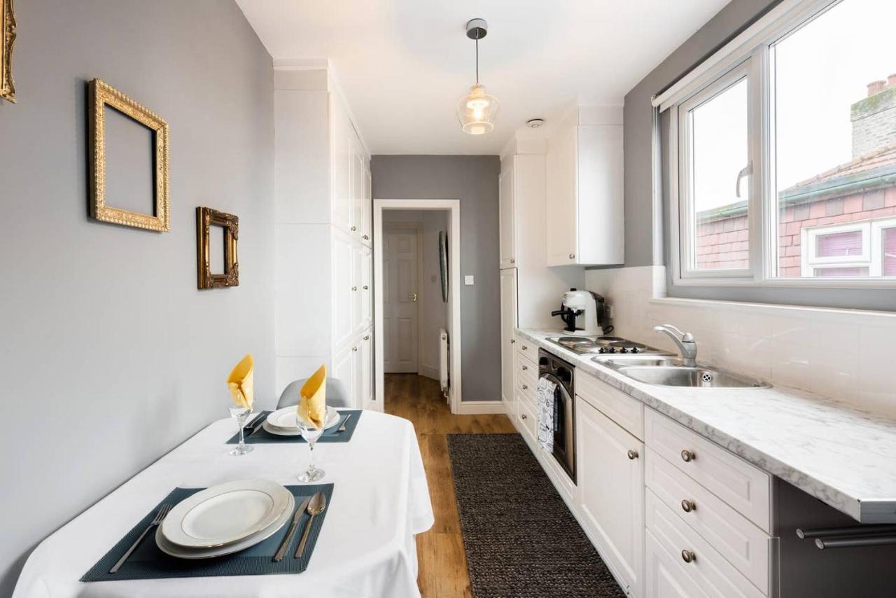 The Bluebird - One Bedroom Apartment In Watford واتفورد المظهر الخارجي الصورة