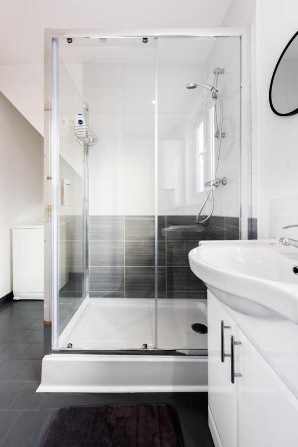 The Bluebird - One Bedroom Apartment In Watford واتفورد المظهر الخارجي الصورة